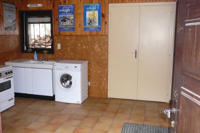 Entrée – buanderie – cuisine d&rsquo;été