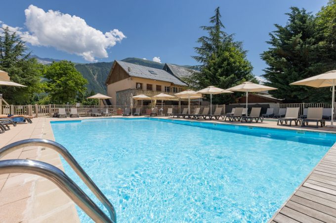 Piscine Camping Le Château de Rochetaillée au Bourg d&rsquo;Oisans