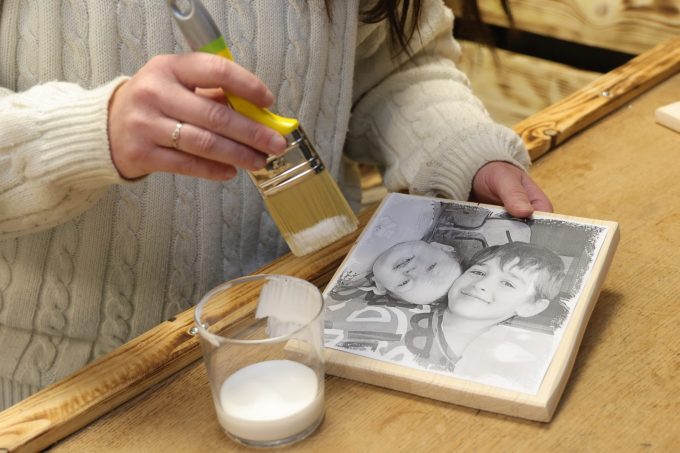 Atelier Impression sur bois et formation photo_Le Bourg-d&rsquo;Oisans