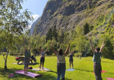 Yoga en pleine nature – Element Yoga Oisans