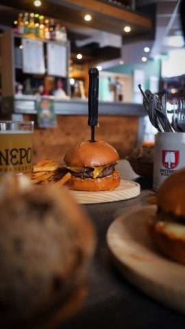 Bar à manger aux 3 nains_Le Bourg-d&rsquo;Oisans